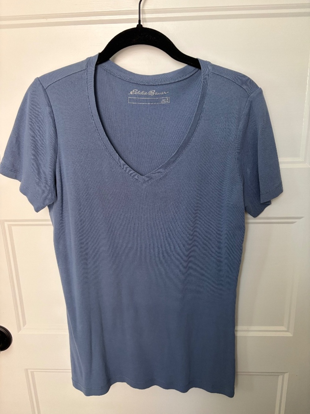 Eddie Bauer V-neck t-shirt Sz M